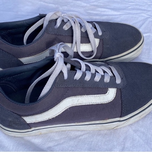 Vans Classic Style Woman's Sneaker - Picture 4 of 8